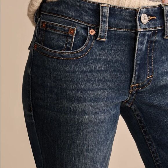 Lucky Brand Low Ride Flare Jeans. Size 14/32R - Picture 2 of 15